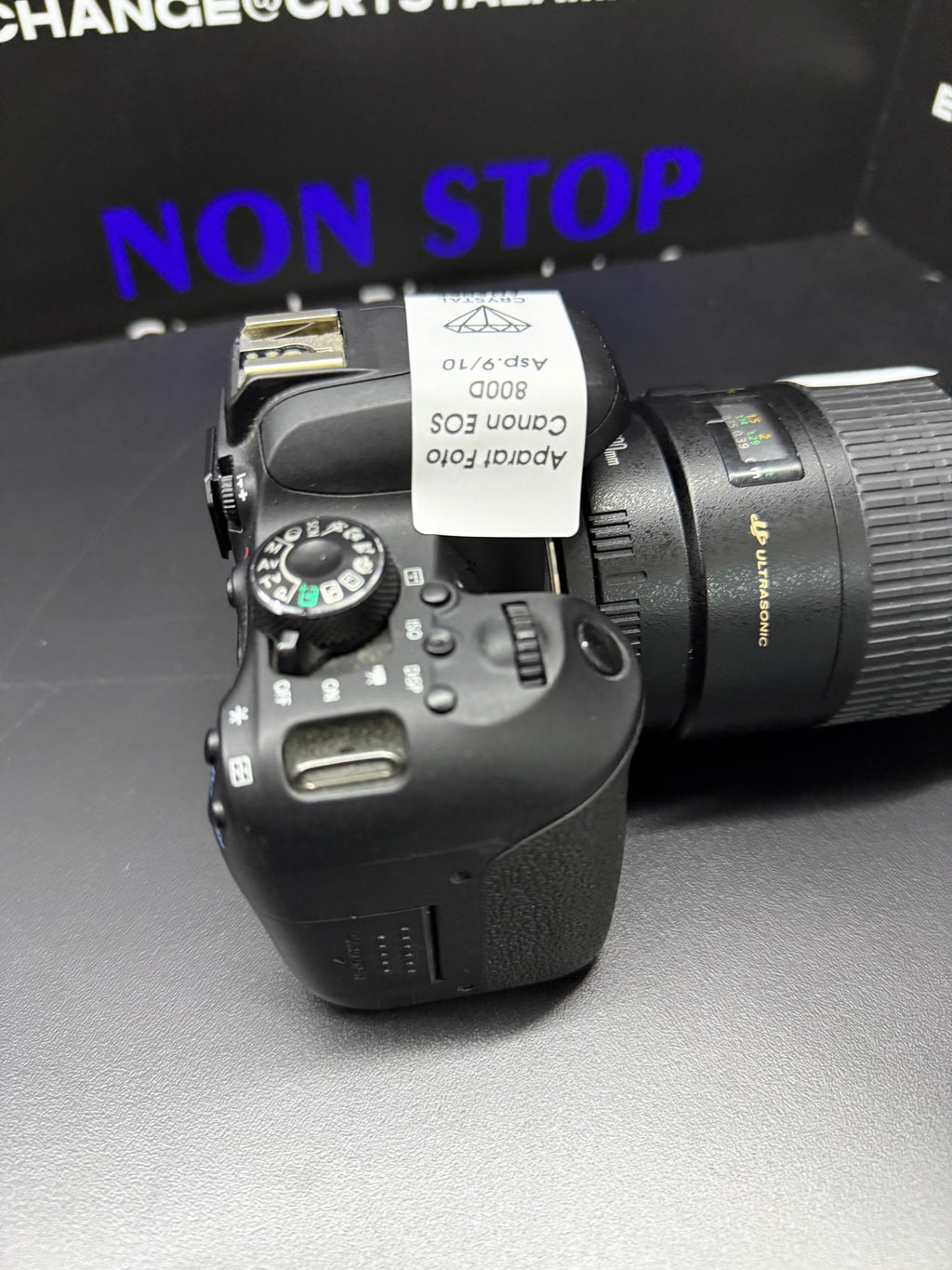 Canon EOS 800D + Obiectiv Canon Ultrasonic 100mm