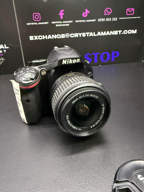 Aparat foto DSLR Nikon D5200 + obiectiv Nikkor 18-55mm