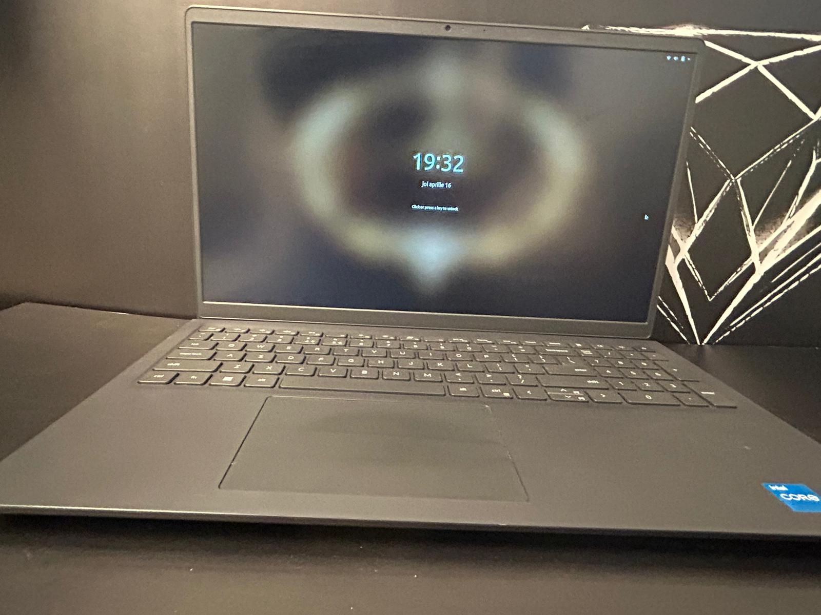 Laptop Dell I3 8Gb RAM