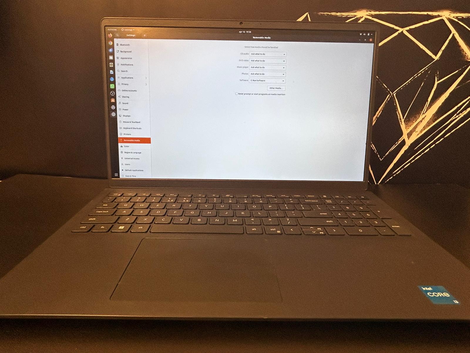 Laptop Dell I3 8Gb RAM